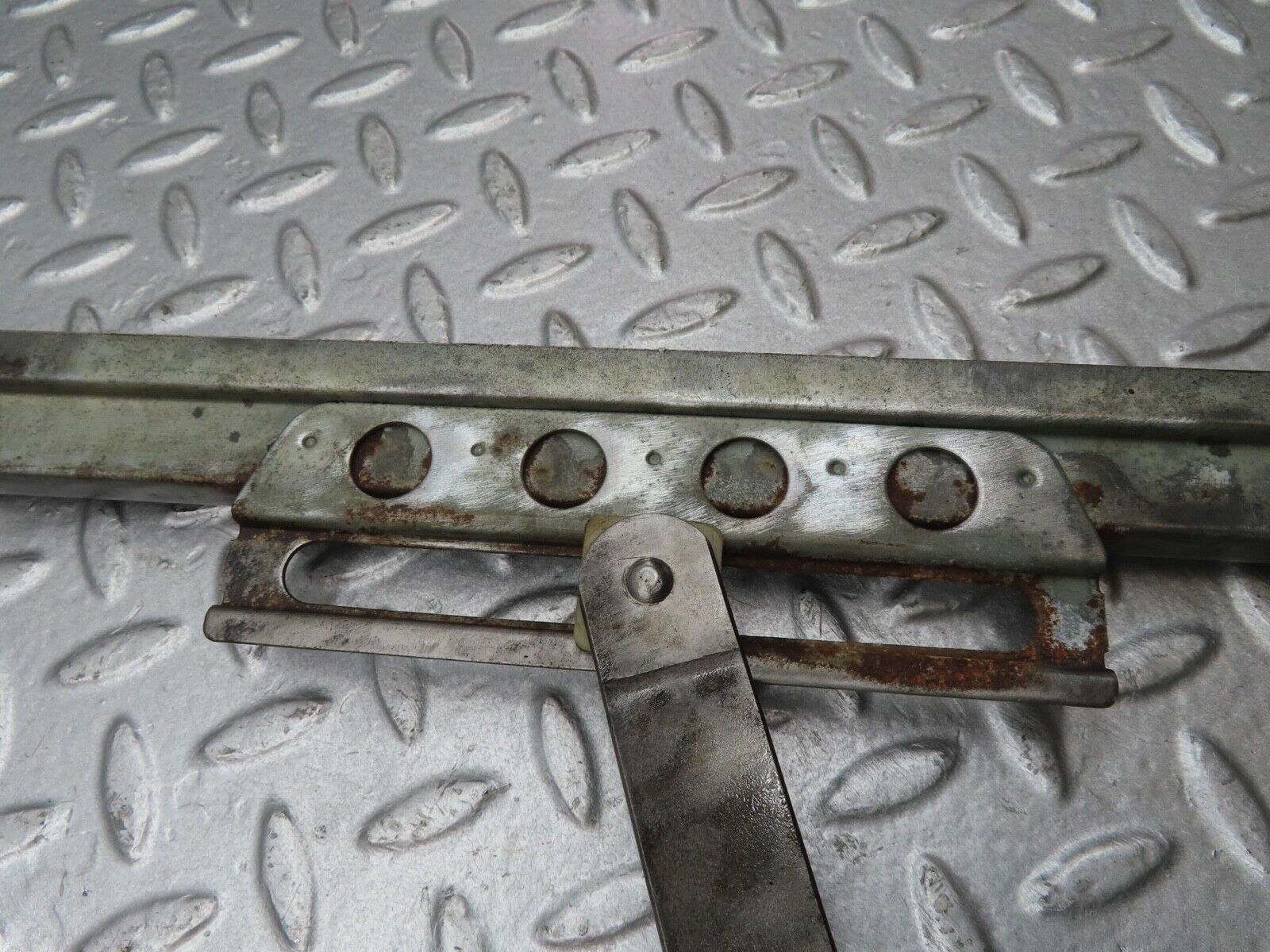 13034 Mercedes-Benz W111 220S Front Right Manual Window Regulator