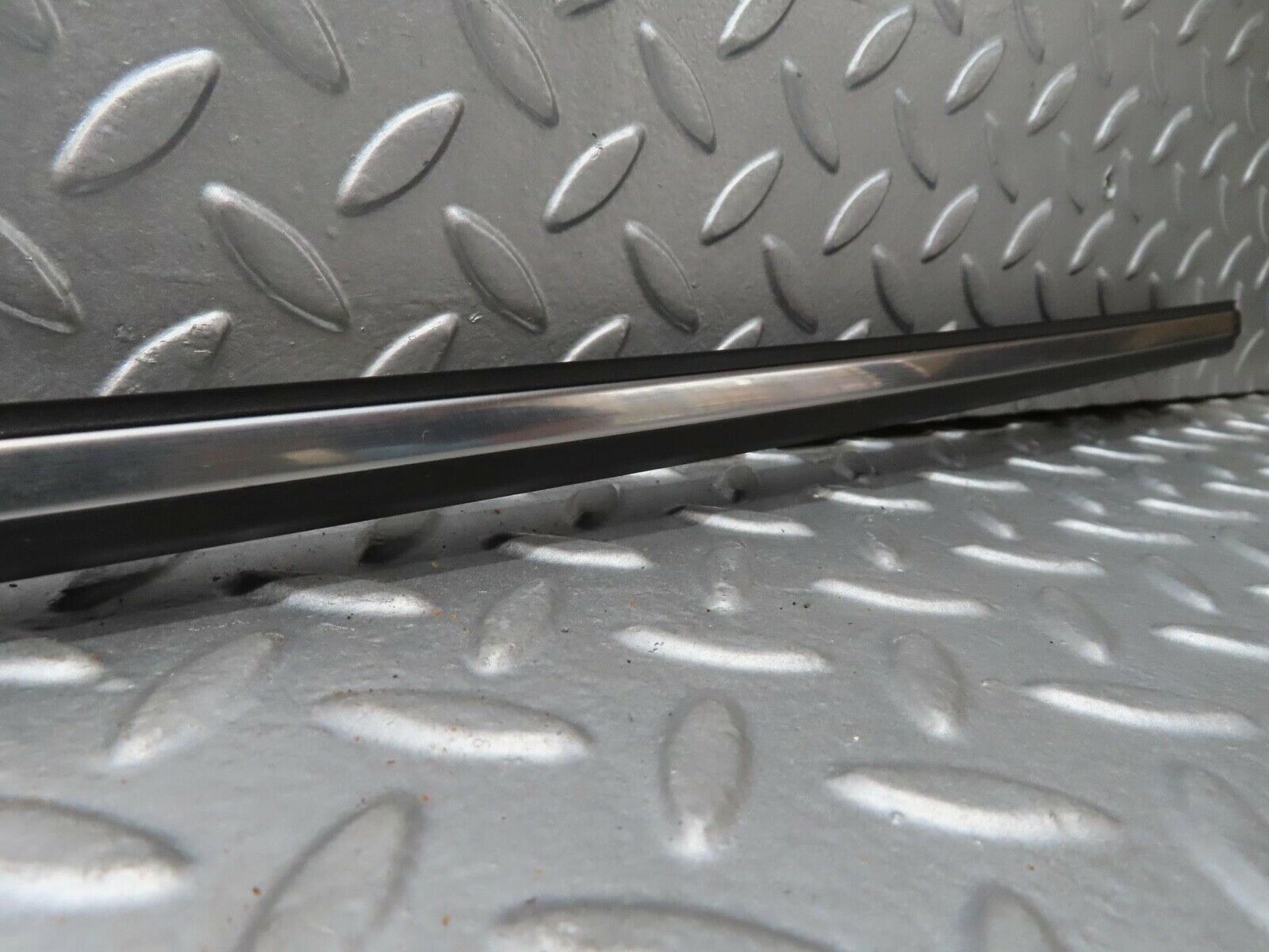 15862 Mercedes-Benz W123 280E Trunk Boot Lid Chrome Moulding Trim