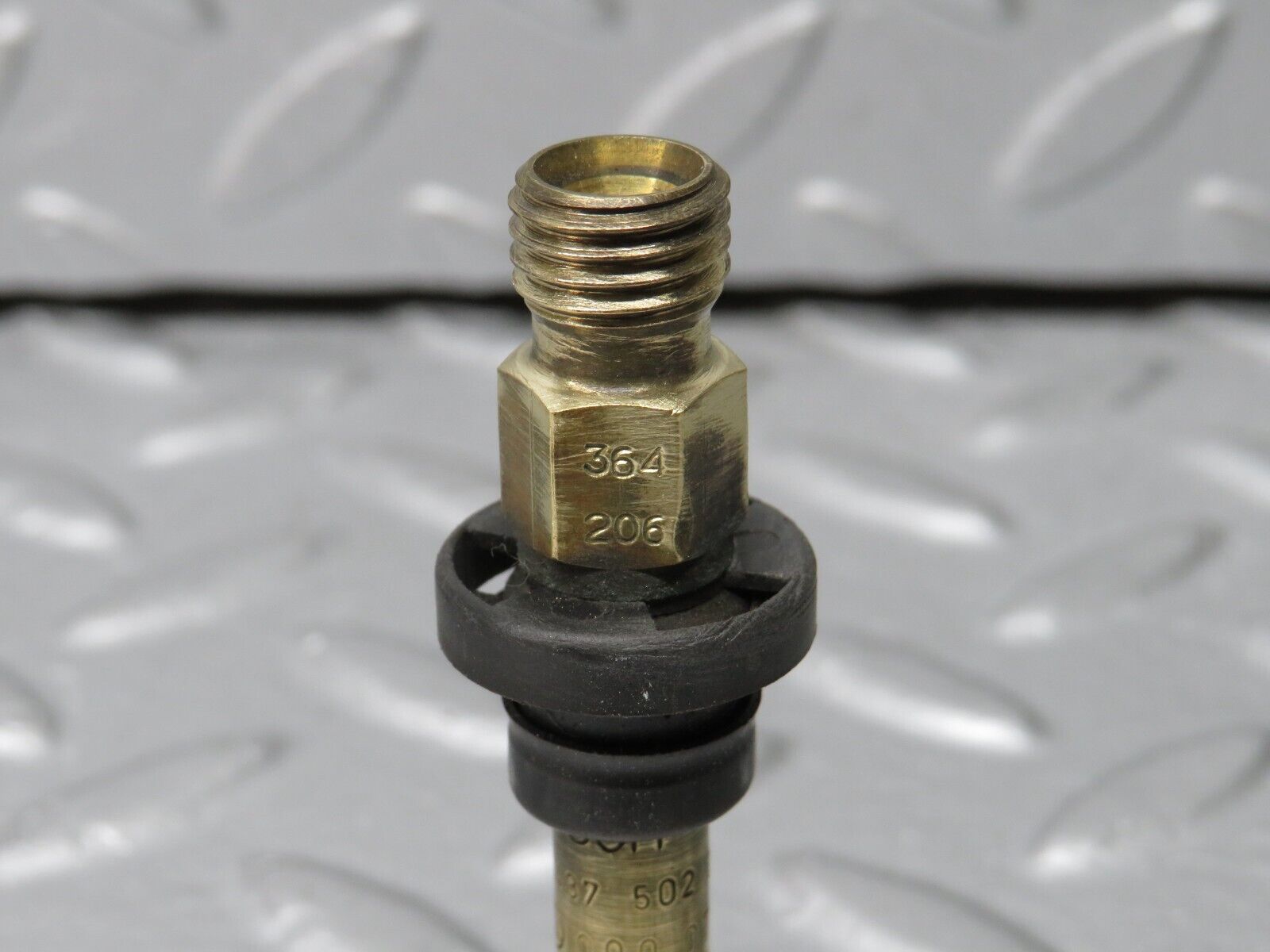 38905 Mercedes-Benz W201 190E 2.6L Fuel Injector Bosch 0000785623 0437502047