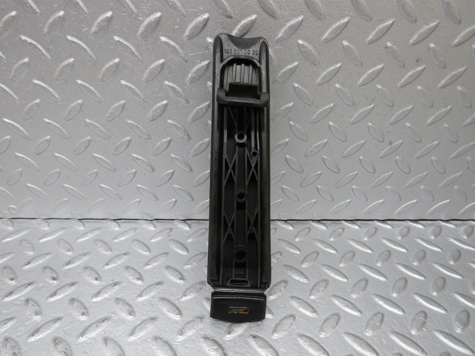 36100 Mercedes-Benz W126 420SE Accelerator Pedal With Rubber 1263000504 1233010082