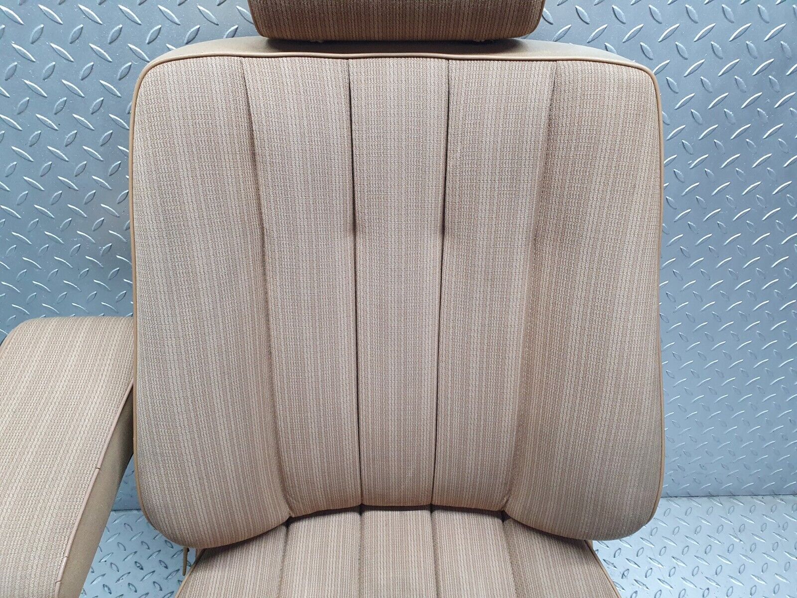 41375 Mercedes-Benz W124 200E Front Left Passenger Side Seat Palomino 1249101050