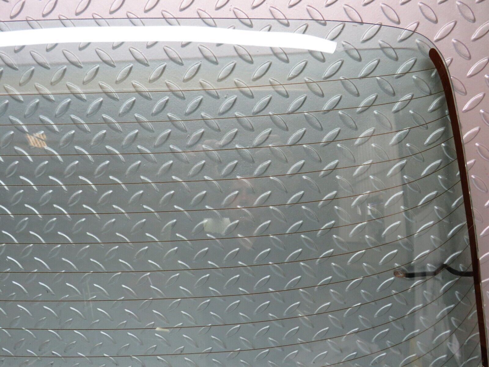 28110 Mercedes-Benz W123 280E Rear Heated Windscreen Glass