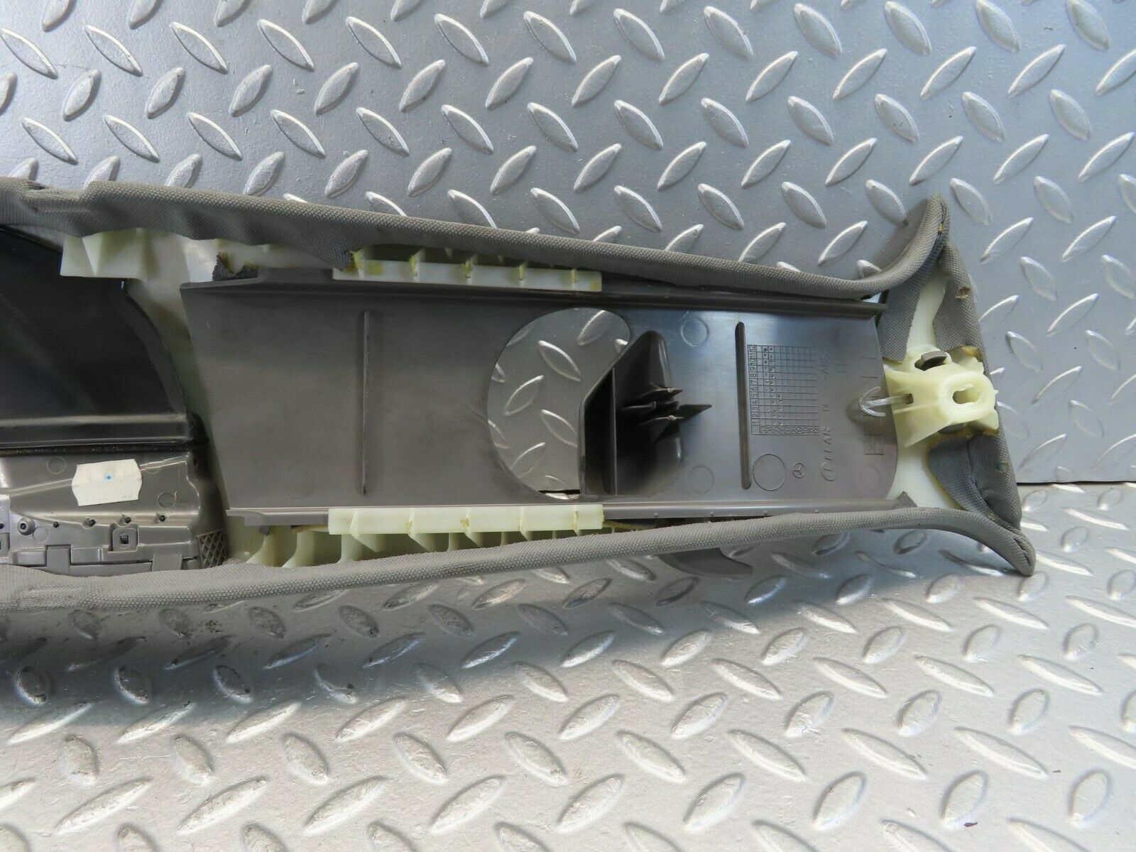 11199 Mercedes-Benz W221 S320 B Pillar Trim Cover Left Side 2216900325