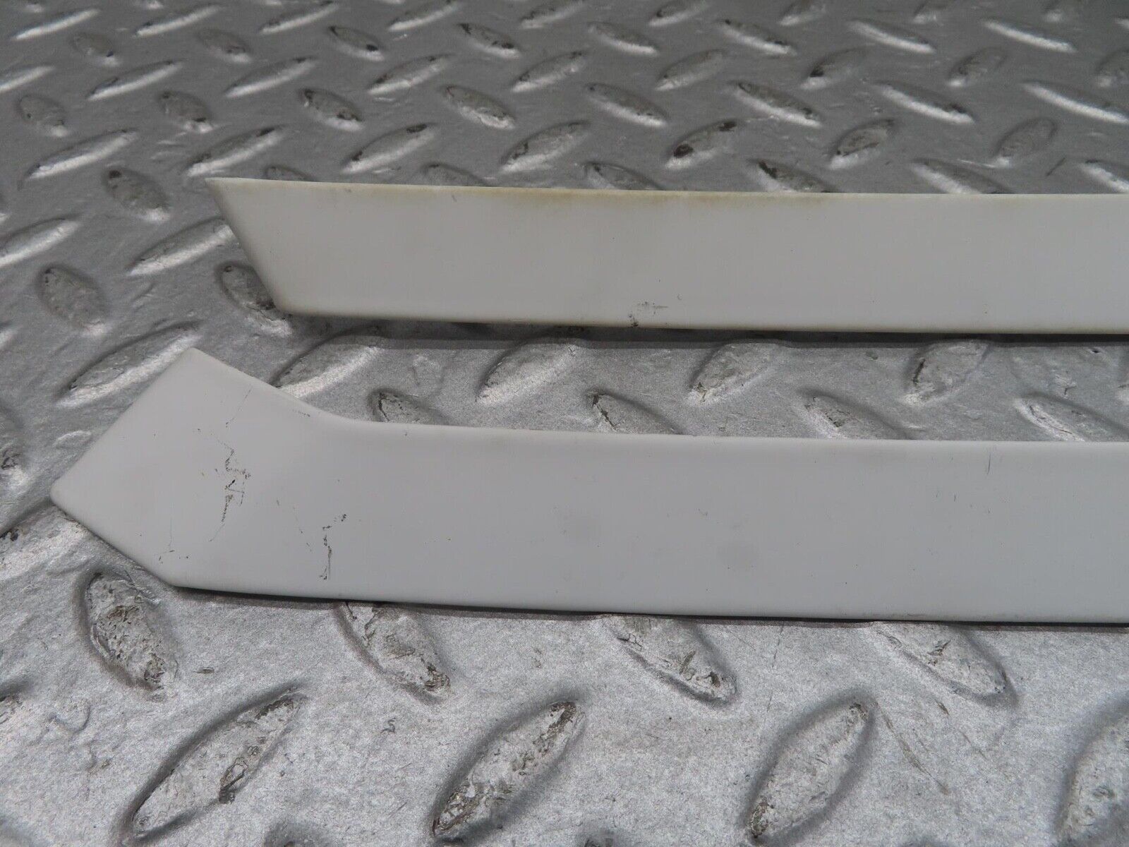 16439 Mercedes-Benz W124 260E C Pillar Lower Moulding Trim