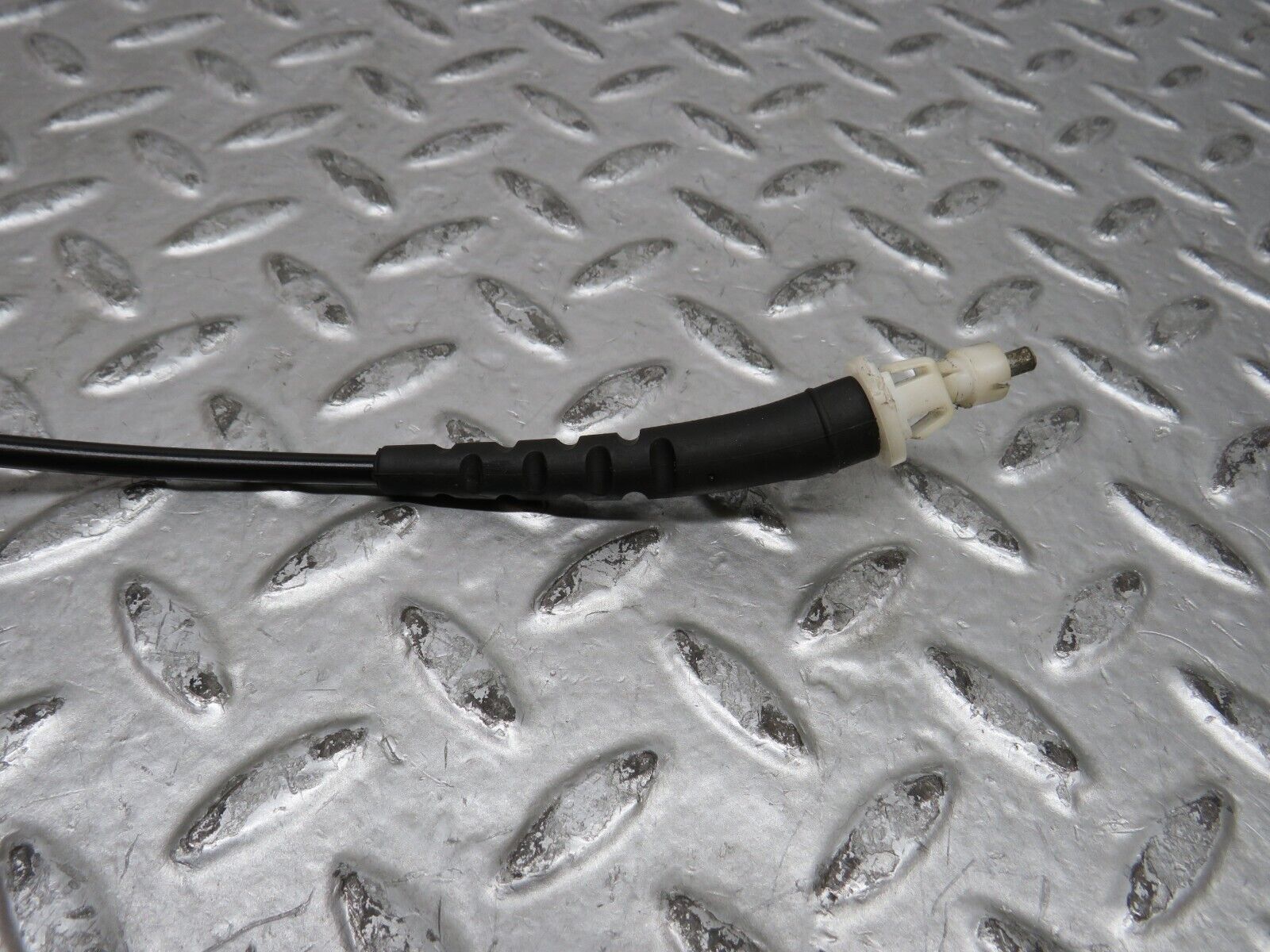29141 Mercedes-Benz C124 320CE Coupe Gearbox Cable 1242600351