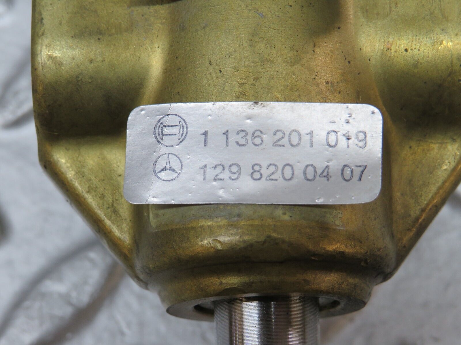 36824 Mercedes-Benz R129 300SL-24 Front Right Seat Recline Mechanism 1298200407 1136201019