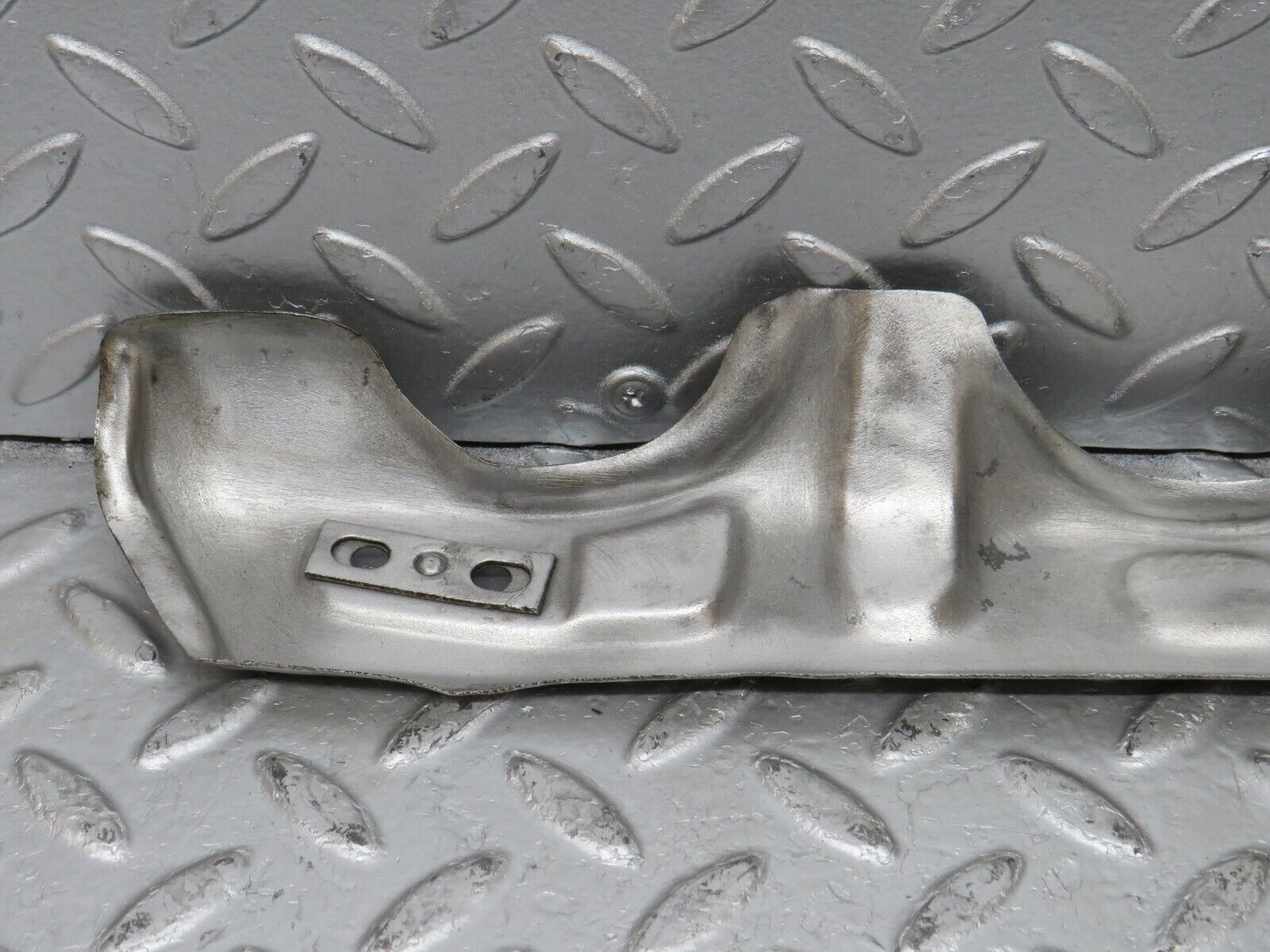 33116 Mercedes-Benz W126 380 V8 M116 Exhaust Manifold Heat Shield