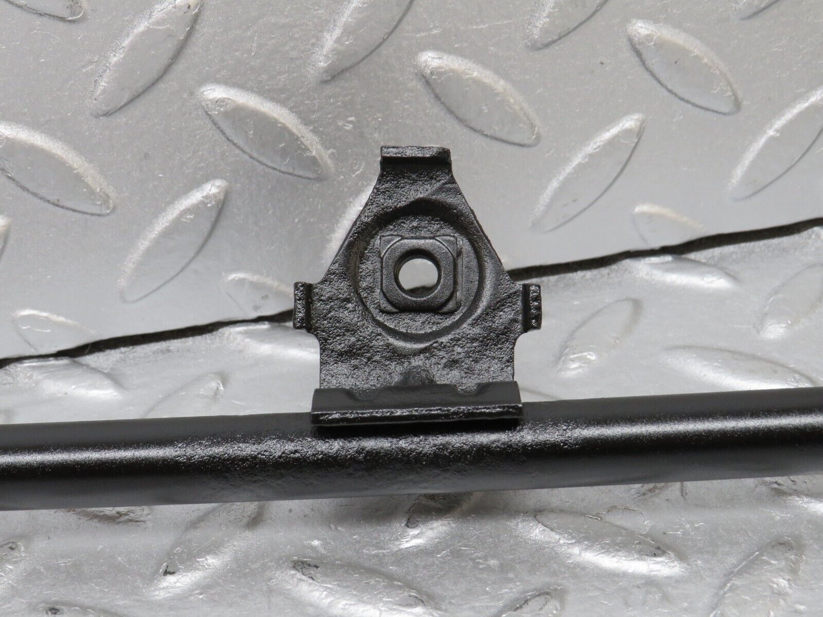 36776 Mercedes-Benz W201 190E 2.0L Horn Bracket Holder