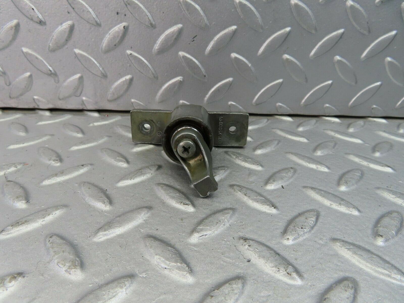 8996 Mercedes-Benz W115 Trunk Lock No Key 1157500091