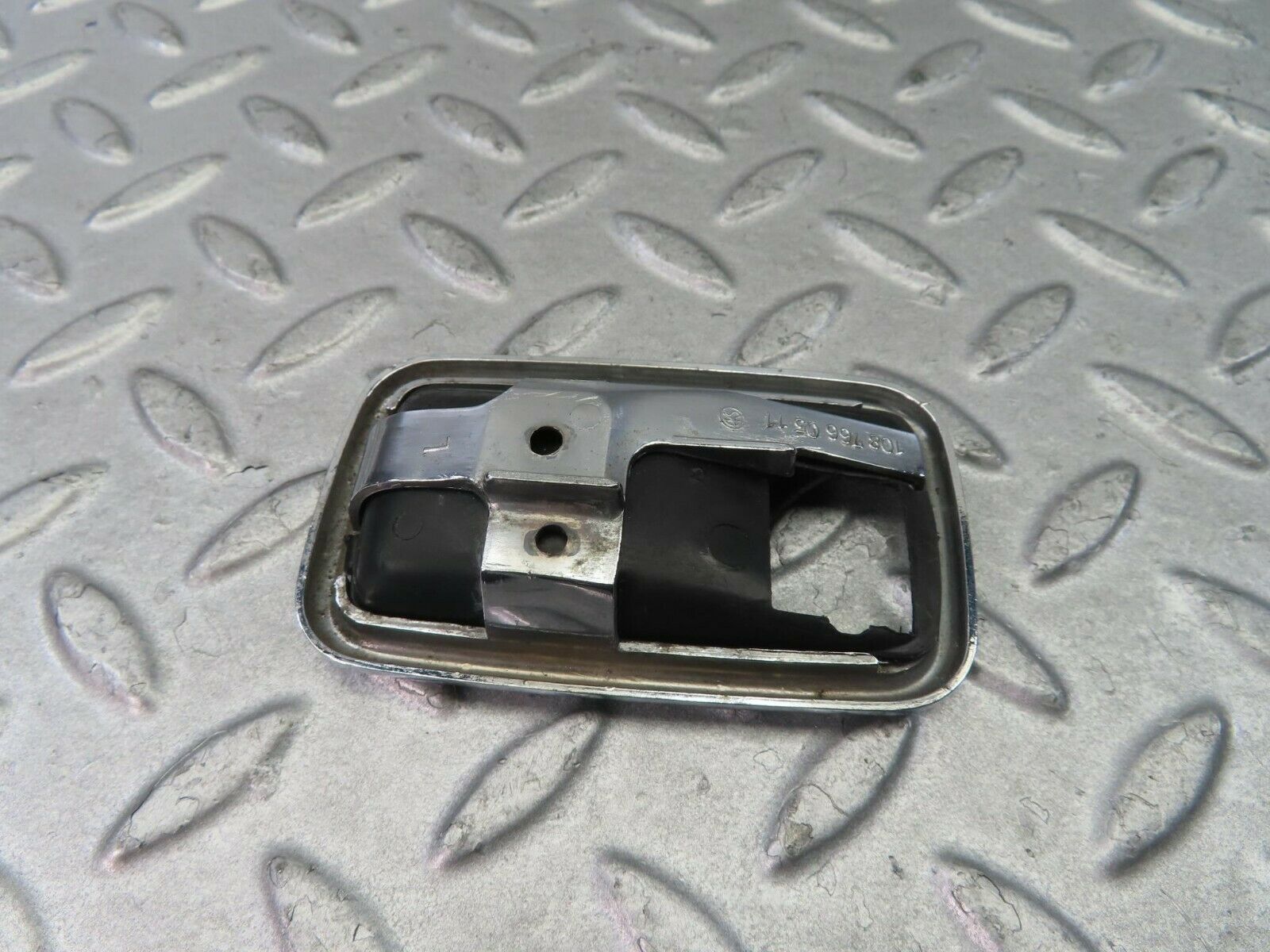 8662 Mercedes-Benz W108 Chrome Frame For Door Opener Left 1087660511