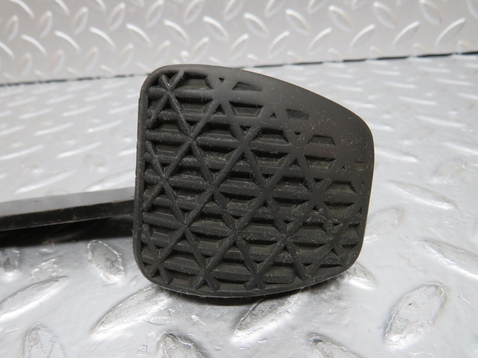 31351 Mercedes-Benz S124 220TE Wagon Brake Pedal With Rubber 2012920082