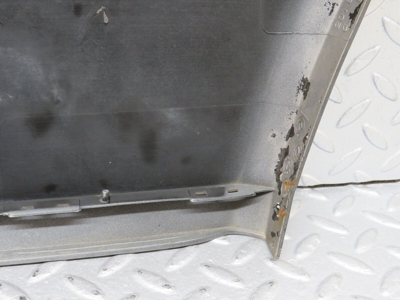 36452 Mercedes-Benz W201 190E 2.0L Front Left Fender Wing Moulding Trim 2016905340