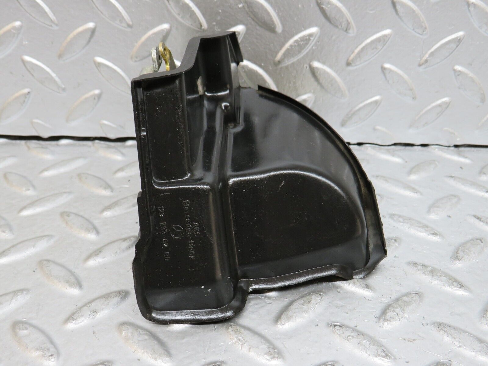 29669 Mercedes-Benz W123 230E Rear Right Door Lock Mechanism 1237230208