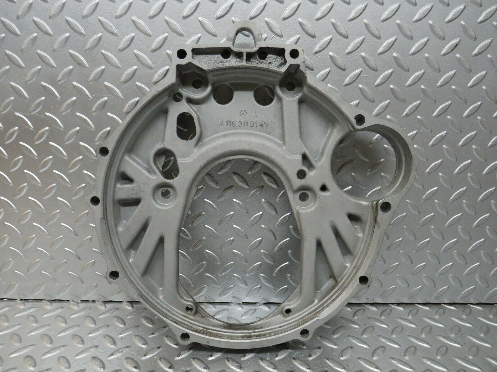 23613 Mercedes-Benz W114 280E Gearbox Flange 1100110145