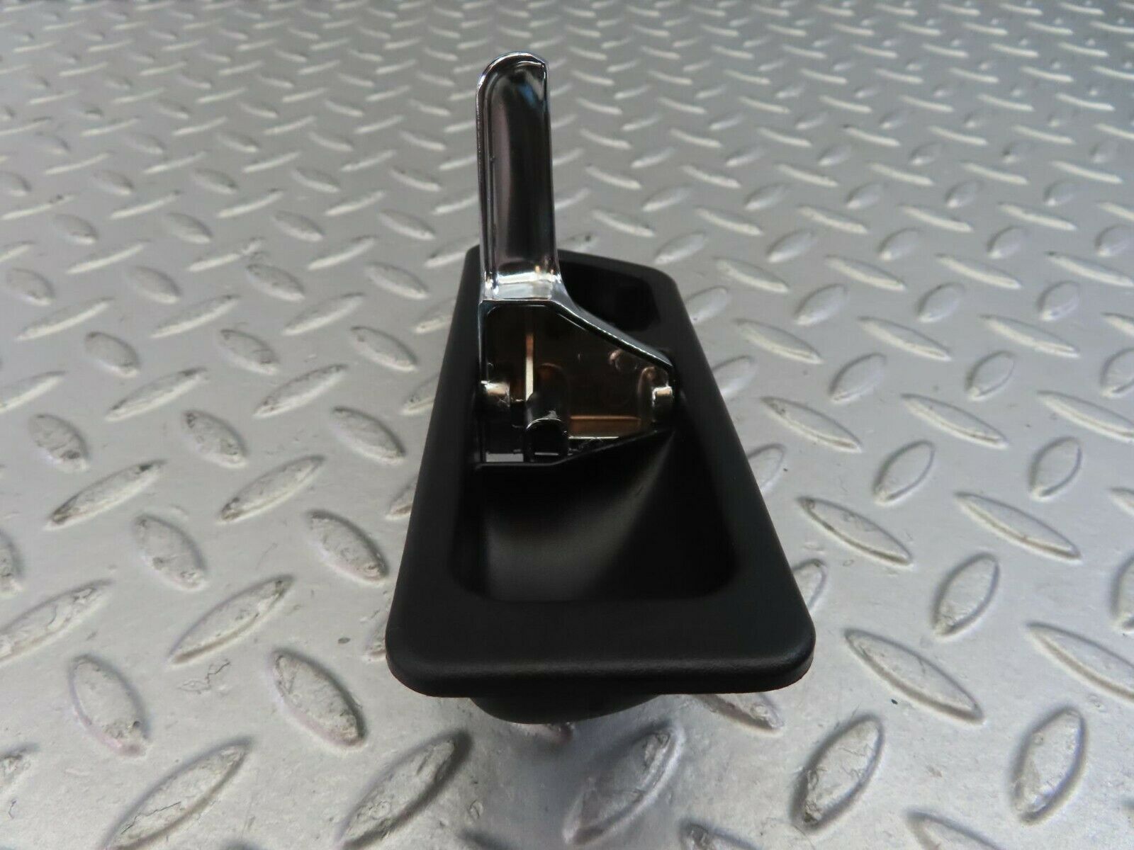 10378 Mercedes-Benz W201 190E Left Interior Door Handle 2017660164