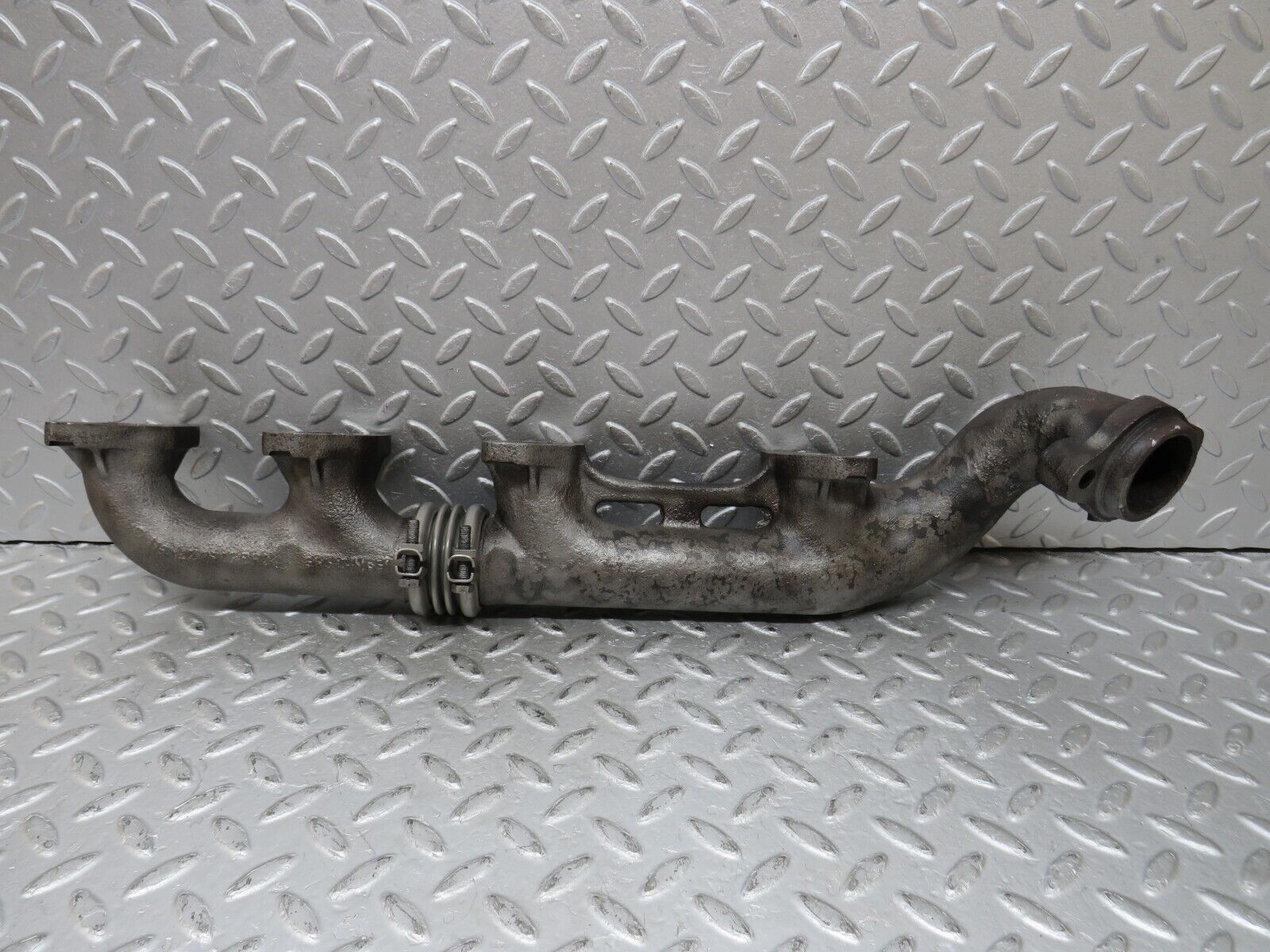 36332 Mercedes-Benz W126 420SE Exhaust Manifold Right 1161422402 1161420602