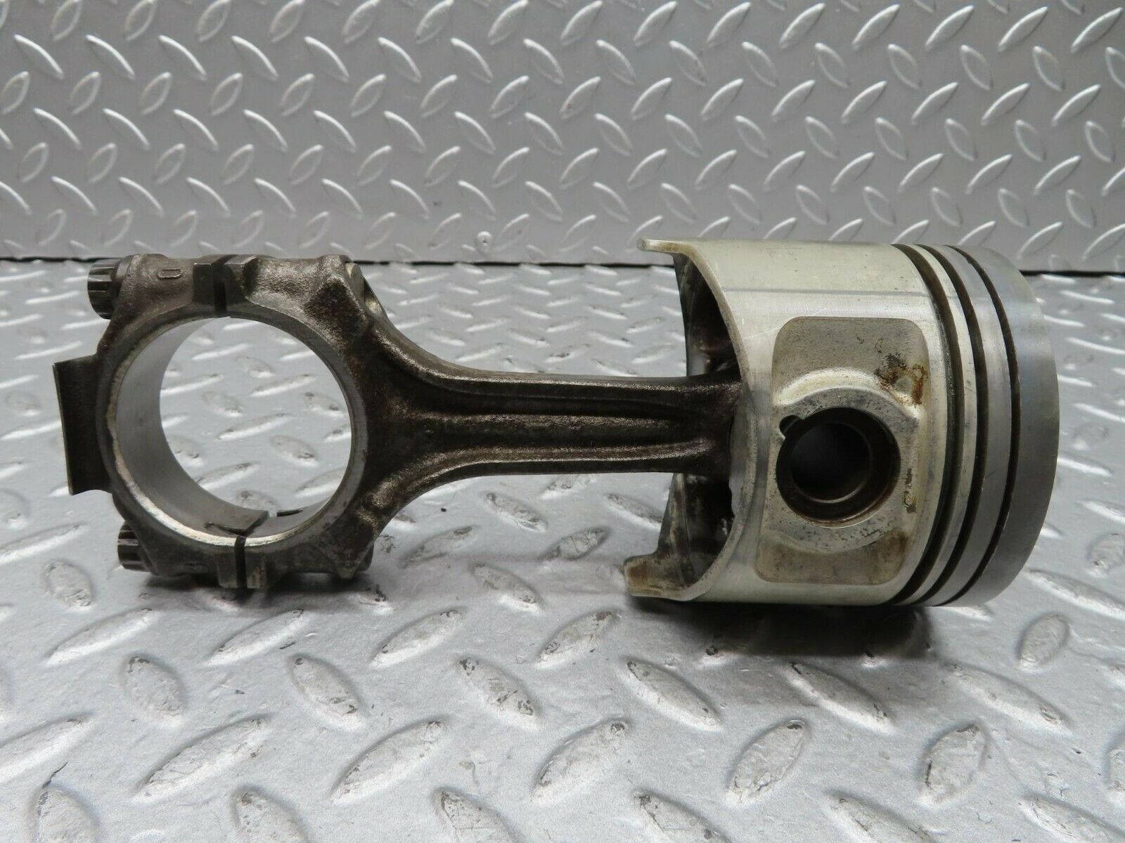 16685 Mercedes-Benz C107 380SLC Piston With Connecting Rod 92.005 mm