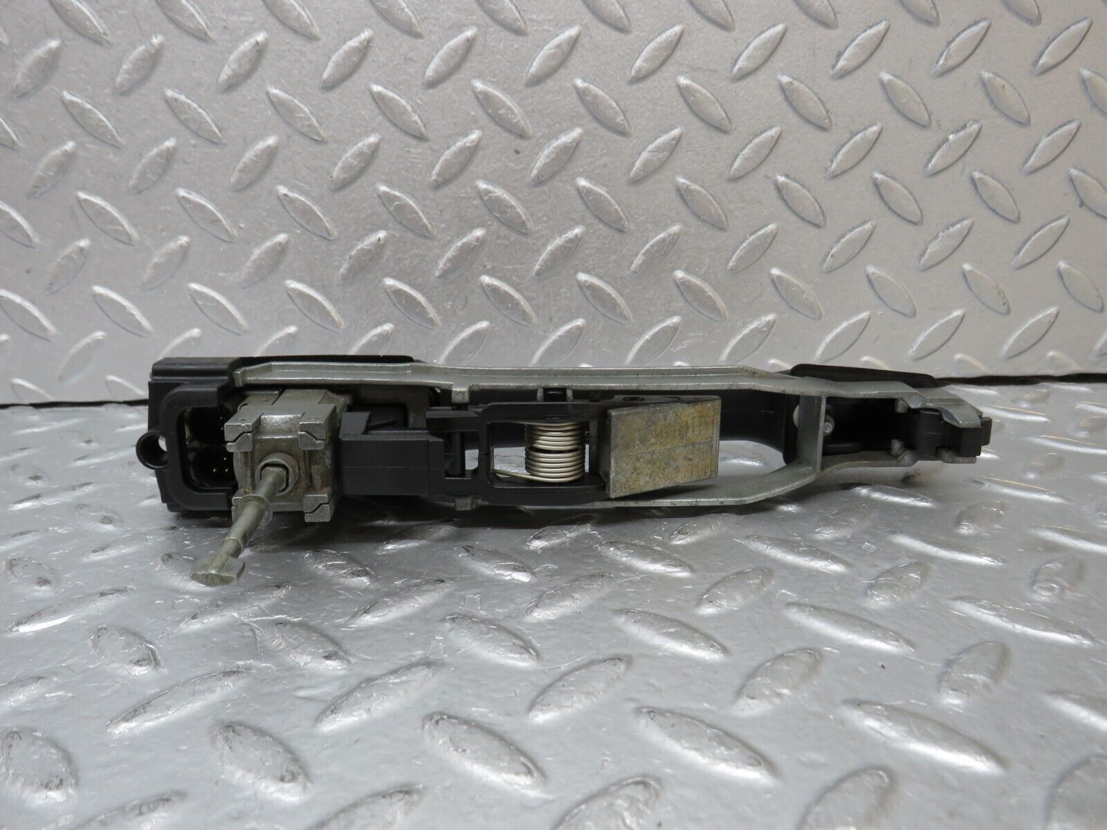 38463 Mercedes-Benz R129 280SL Coupe Left Door Exterior Handle With Key