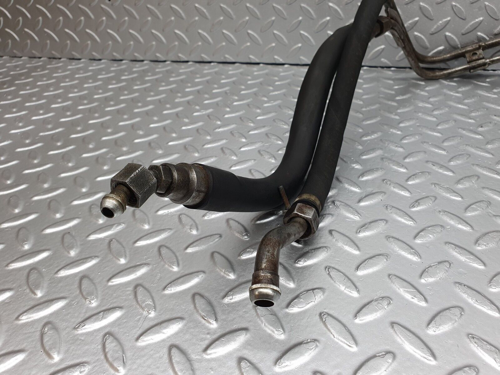 40817 Mercedes-Benz W123 300D Power Steering Oil Line Pipe