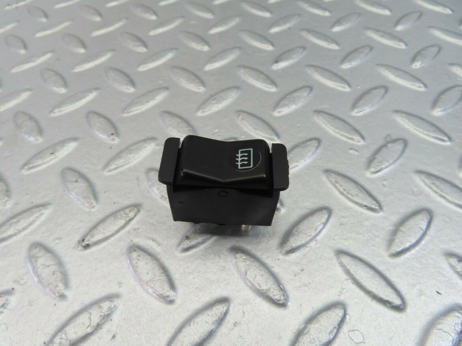 9925 Mercedes-Benz C123 230CE Coupe Rear Window Defroster Switch 0008206110