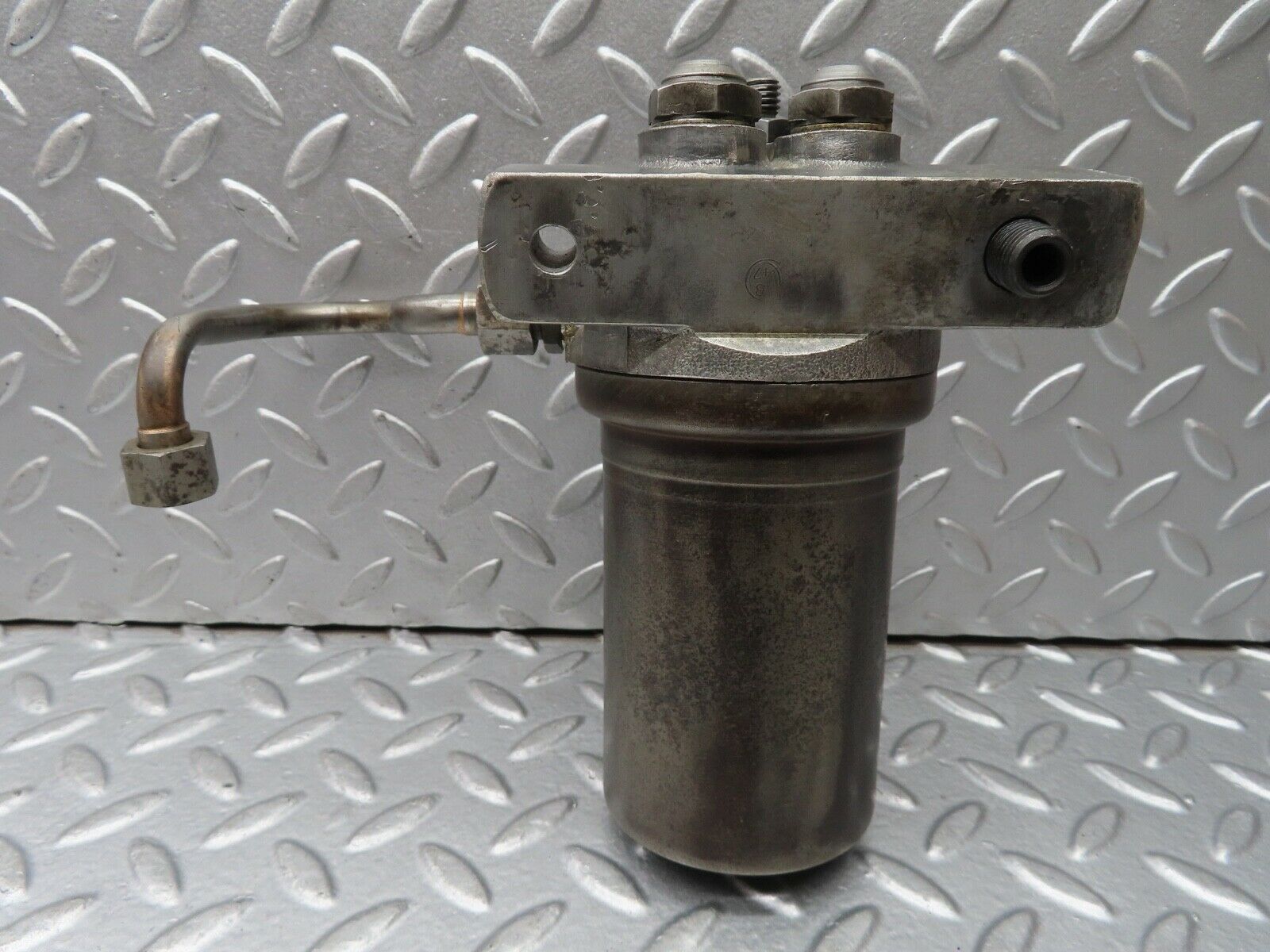 18559 Mercedes-Benz W136 170V Oil Filter Housing 1811840008