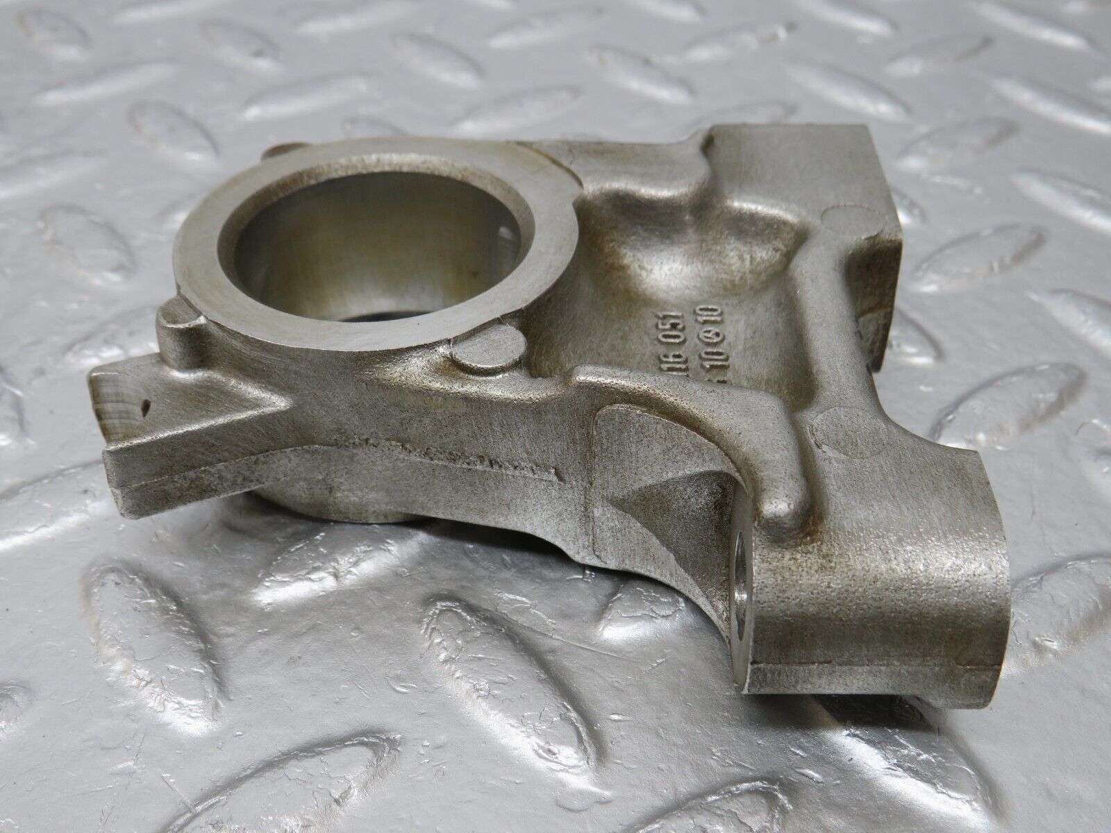 34621 Mercedes-Benz C126 380SEC Coupe Camshaft Tower Bearing 1160513610