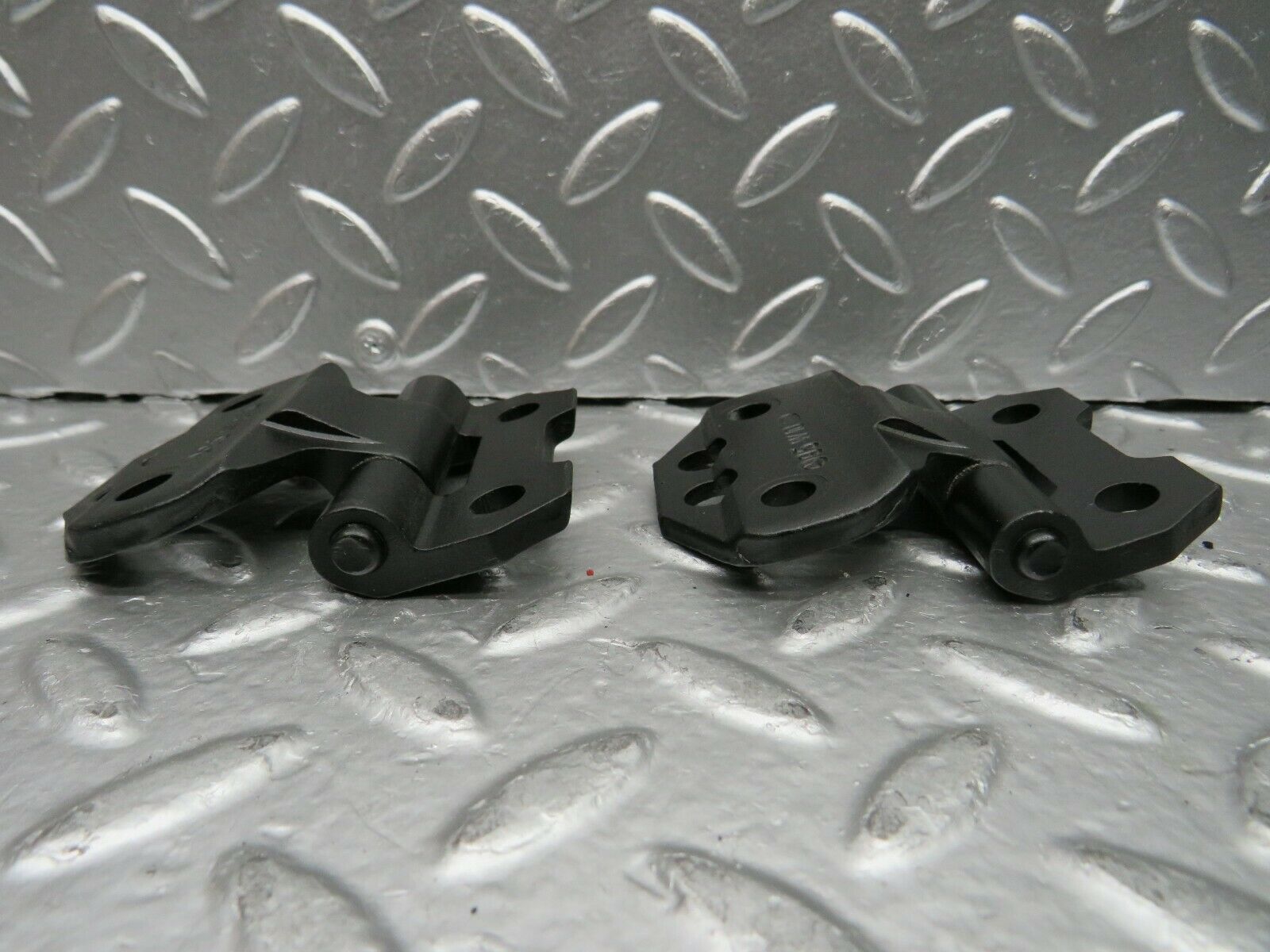 22564 Mercedes-Benz C124 E220 Coupe Door Hinge Right Pair