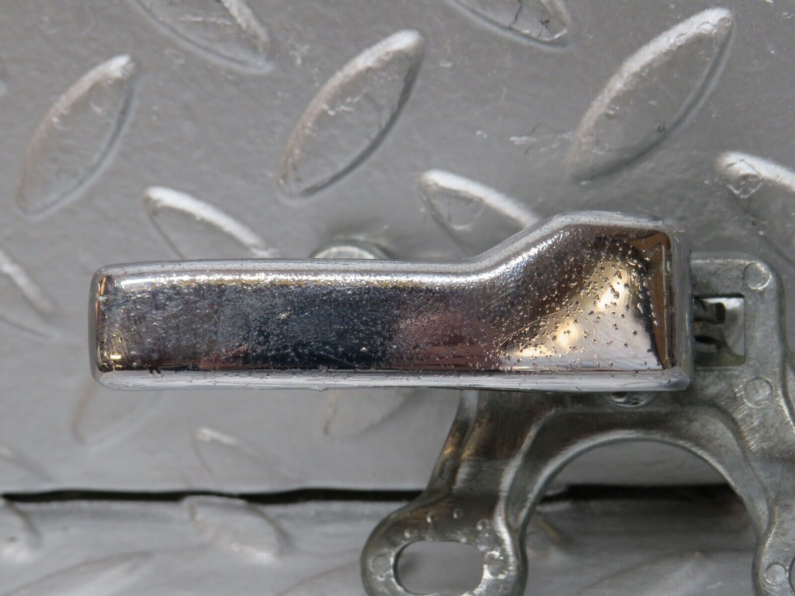 31009 Mercedes-Benz W123 230E Front Right Interior Door Handle 1107660419