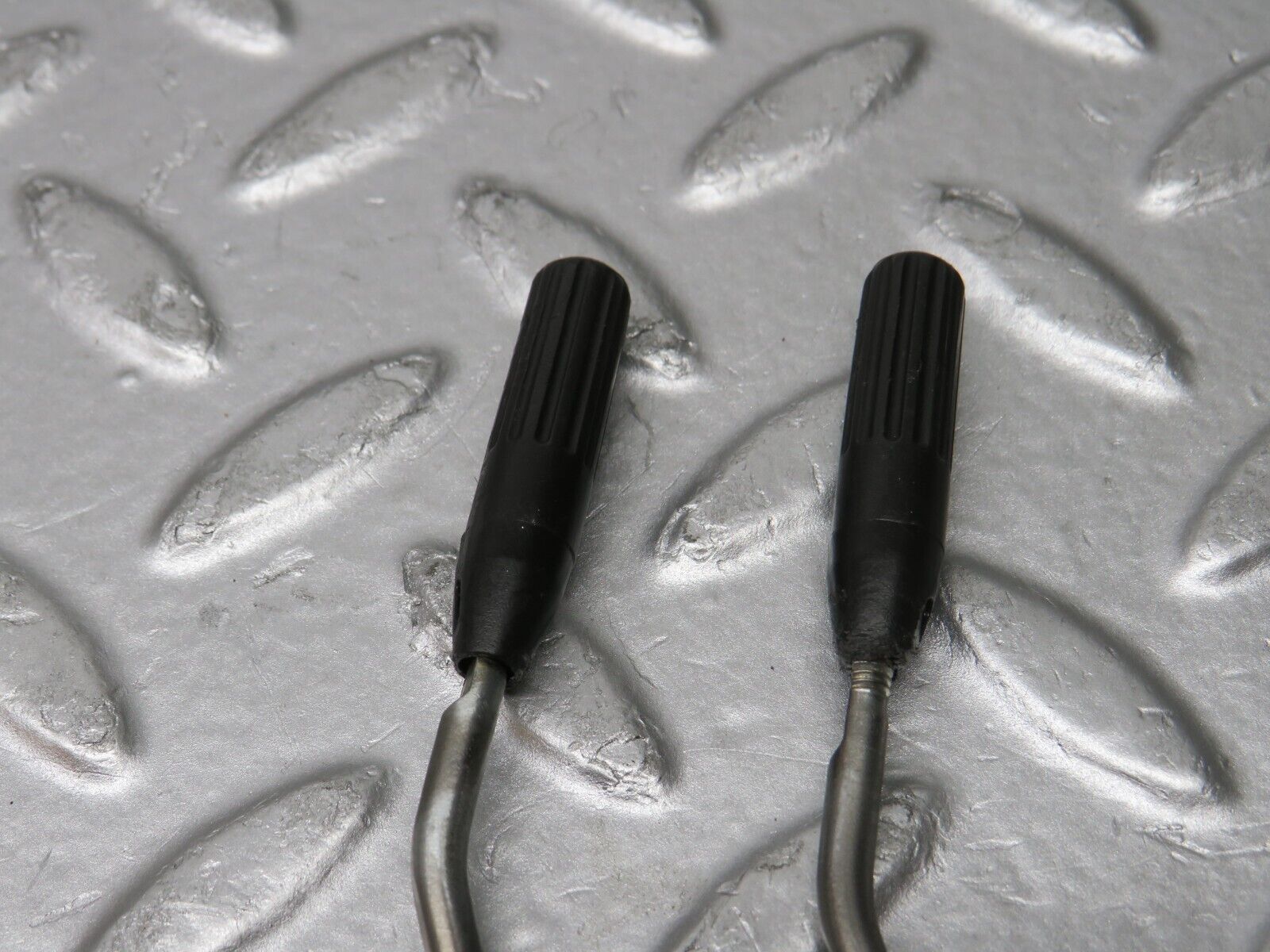 31628 Mercedes-Benz W201 190LE 1.8L Front Door Lock Knob Pair