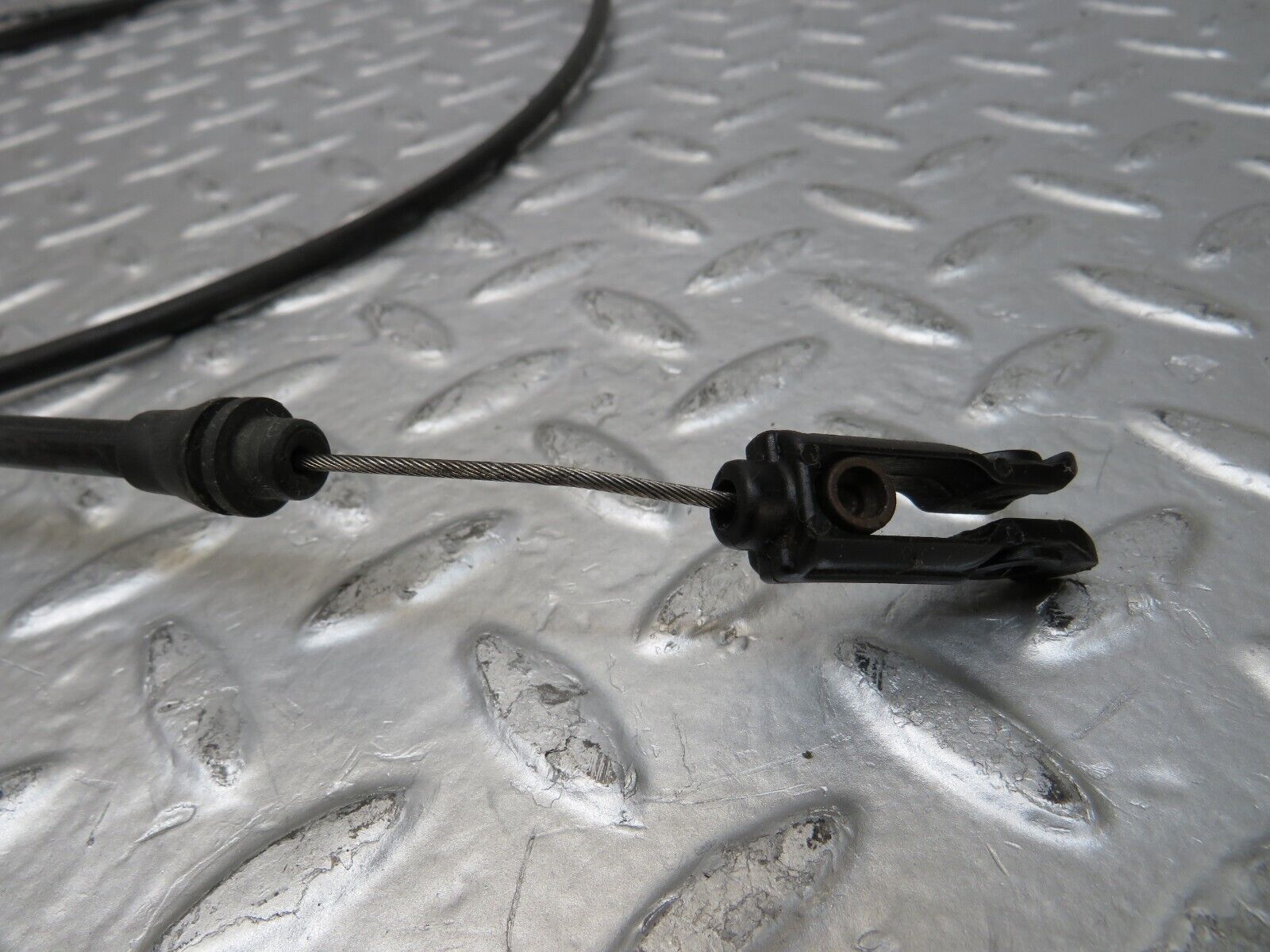 25890 Mercedes-Benz W124 280E Bonnet Release Cable 1239970681