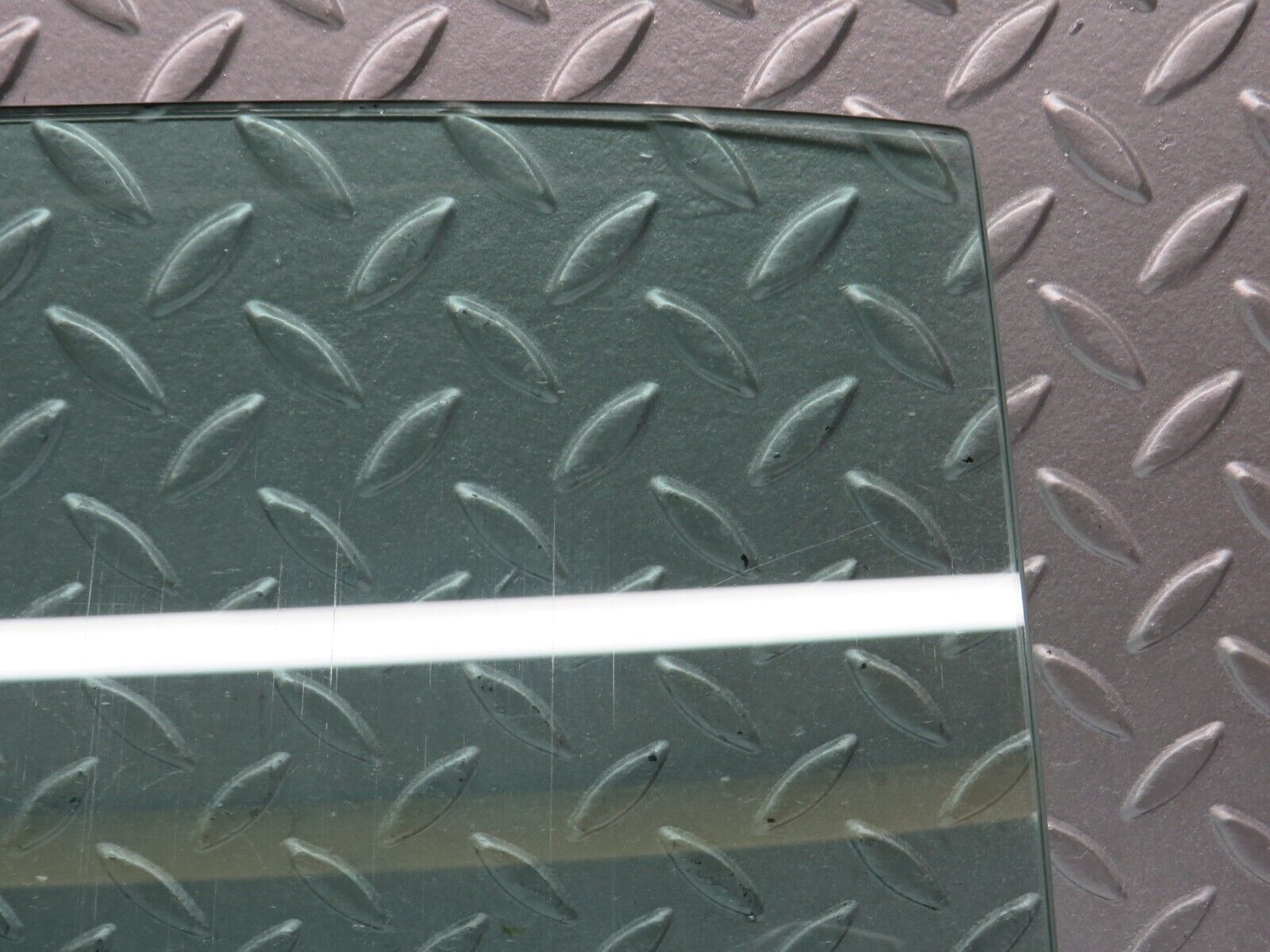 39665 Mercedes-Benz R129 320SL Coupe Left Door Window Glass