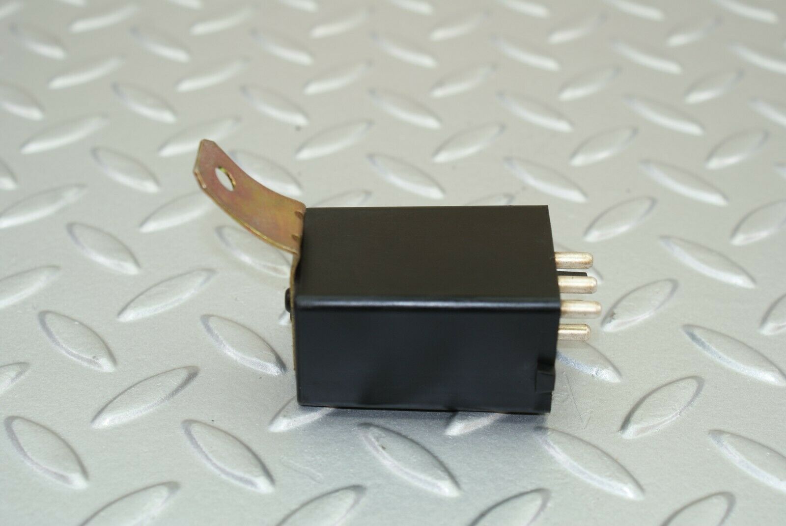 2787 Mercedes-Benz C123 280CE Coupe Rear Heated Window Relay 1078200010