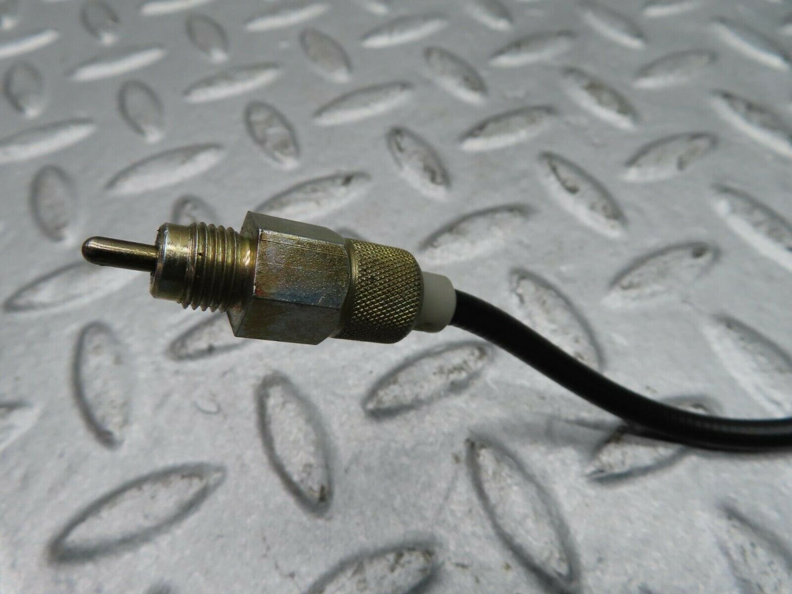 16289 Mercedes-Benz W124 260E Gearbox Cable 1242670364