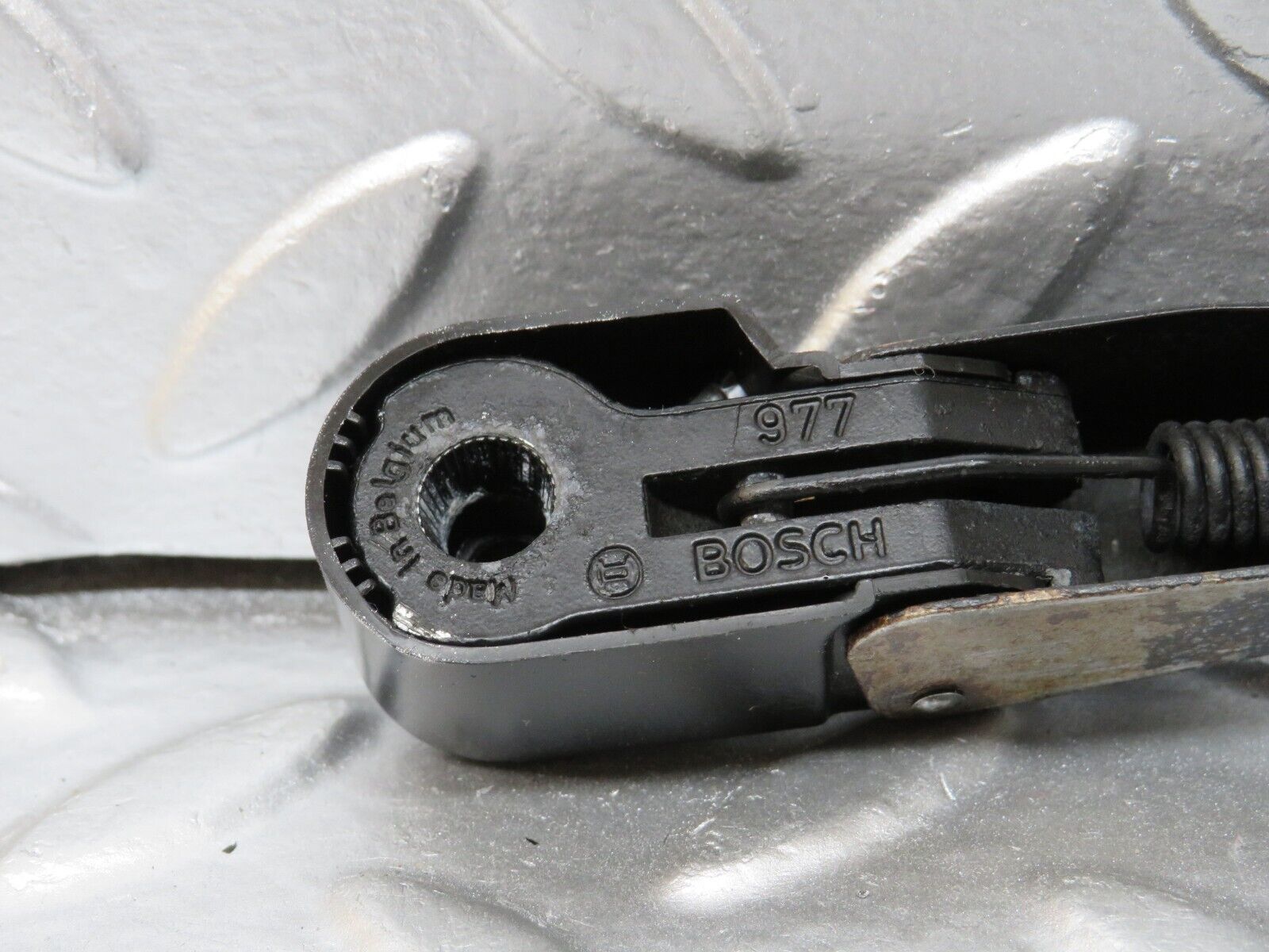 25008 Mercedes-Benz W140 S320 Headlight Wiper Arm Left Bosch