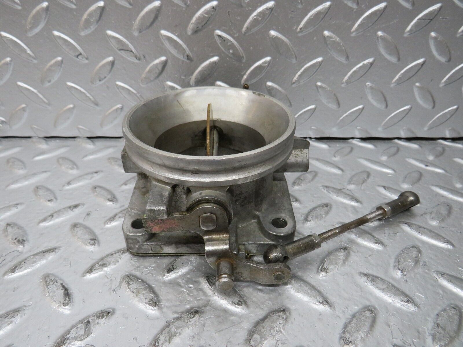26316 Mercedes-Benz W116 450SE Throttle Body Valve