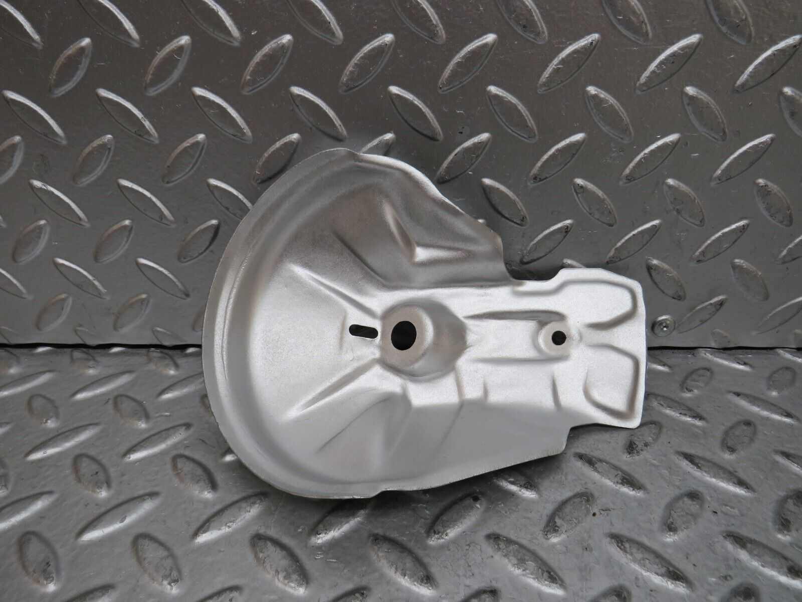 29104 Mercedes-Benz C124 320CE Coupe Engine Mount Bracket Heat Shield