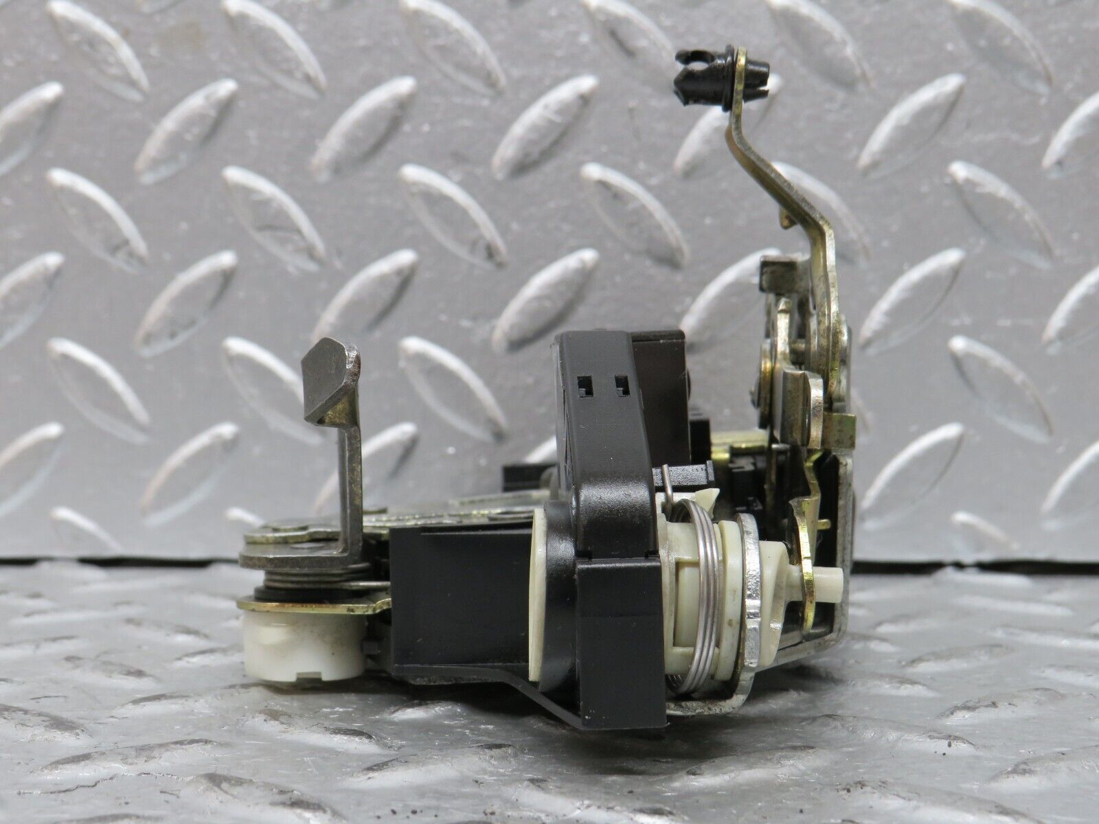 27671 Mercedes-Benz S124 300TE Wagon Rear Left Door Lock Mechanism 1248213551