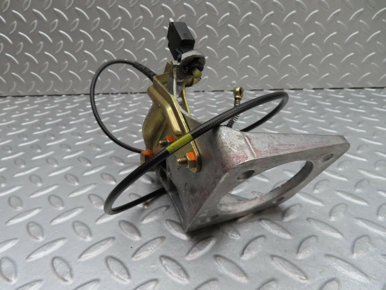 11960 Mercedes-Benz R129 300SL Coupe Brake Pedal Bracket 1292900419