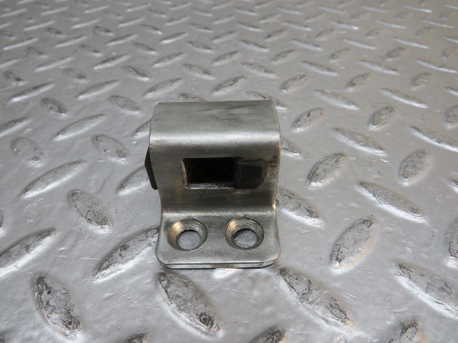 29829 Mercedes-Benz W123 230E Right Door Lock Latch