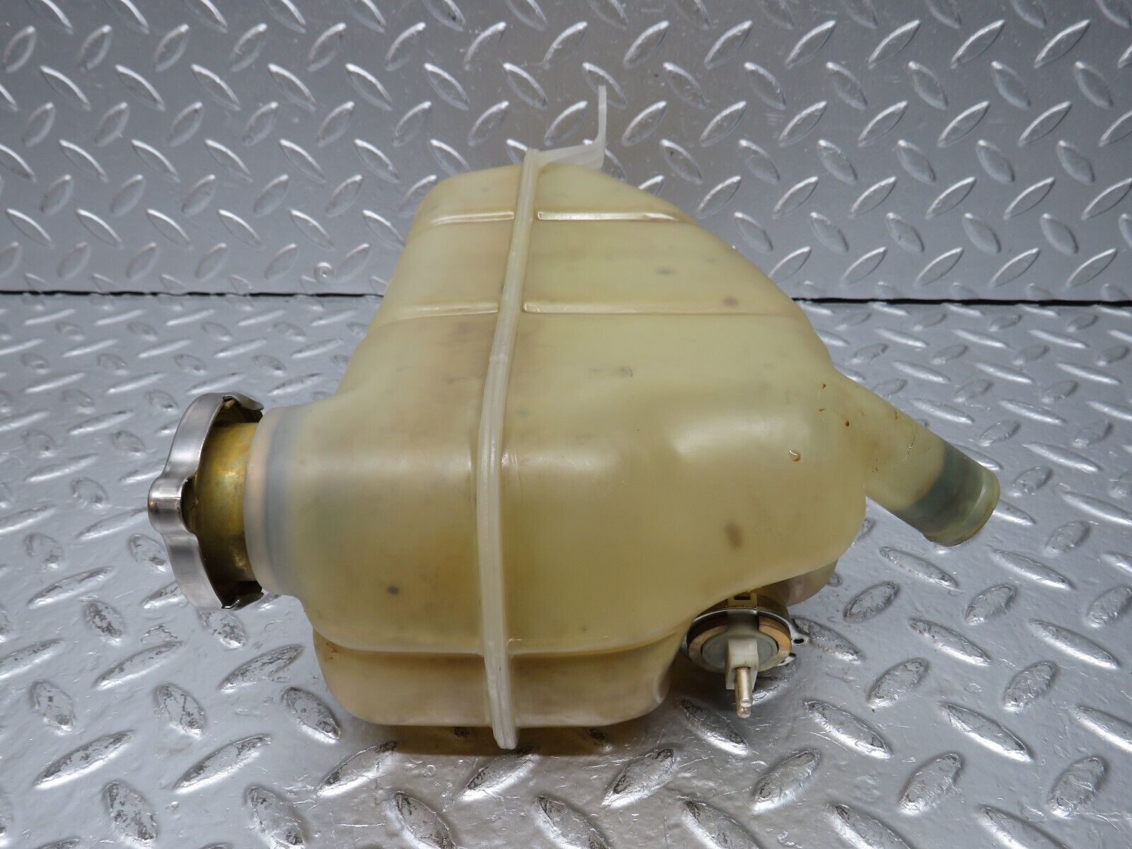 31186 Mercedes-Benz S124 220TE Coolant Reservoir Tank 1245001349 1245000406