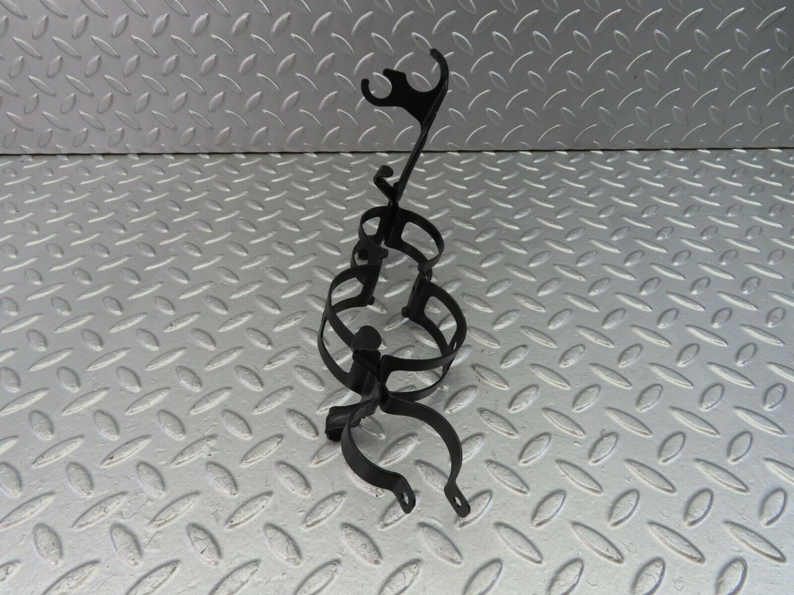 10581 Mercedes-Benz W201 190E Fuel Pump Fuel Filter Bracket Holder