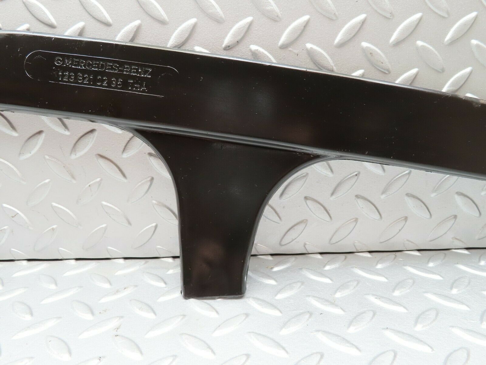 4017 Mercedes-Benz W123 230E Cable Cover Rear Right 1238210236