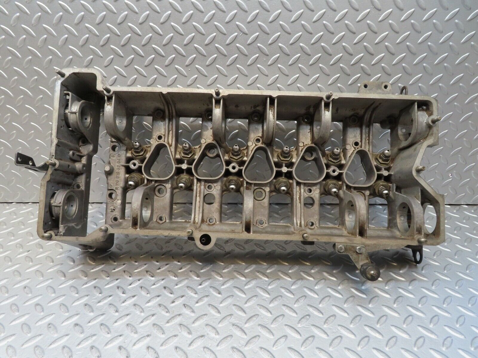 16993 Mercedes-Benz C123 280CE Coupe Camshaft Bearing Casing 1100163304