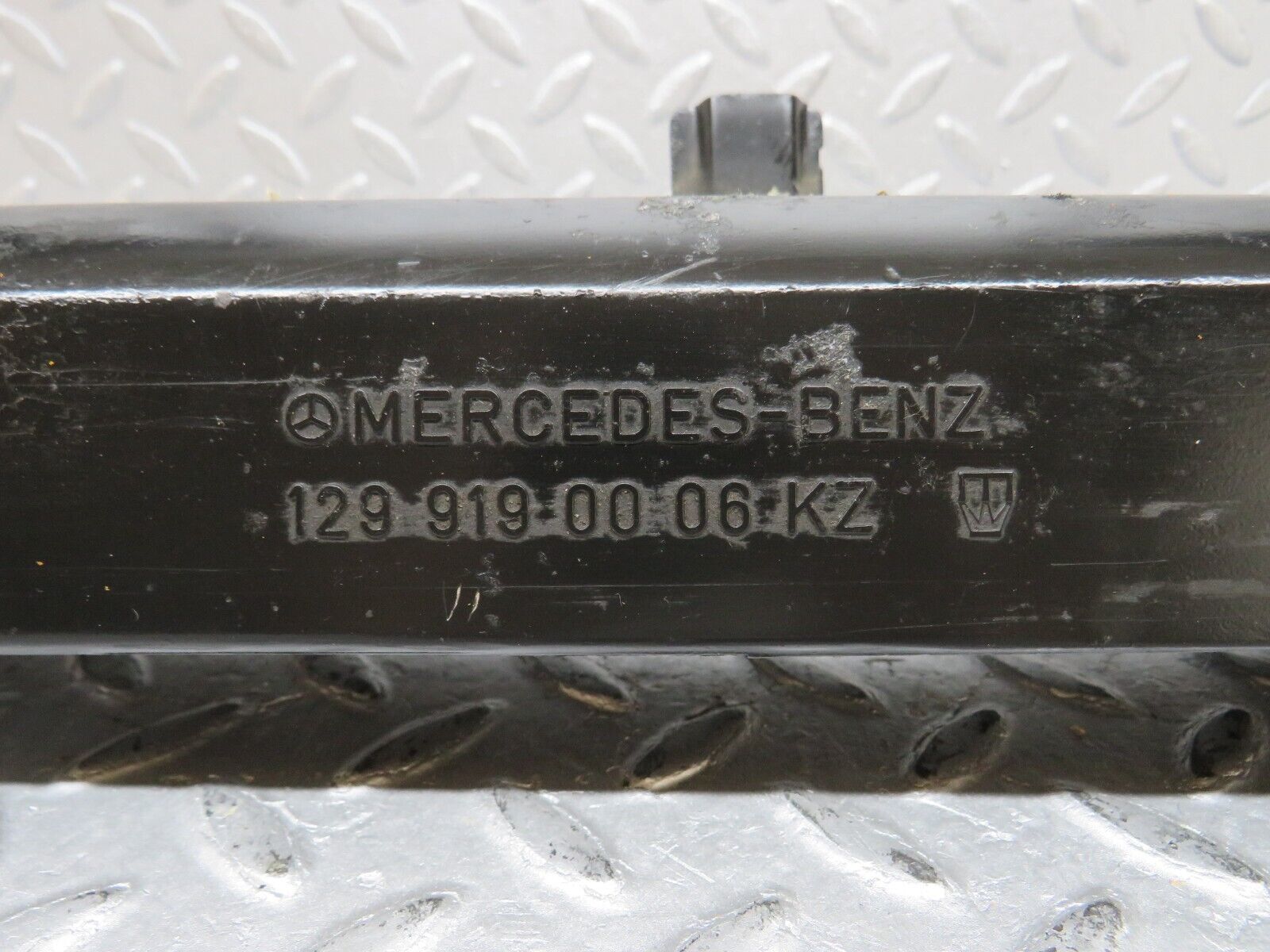 36833 Mercedes-Benz R129 300SL-24 Front Left Seat Base 1299190006 1299190206