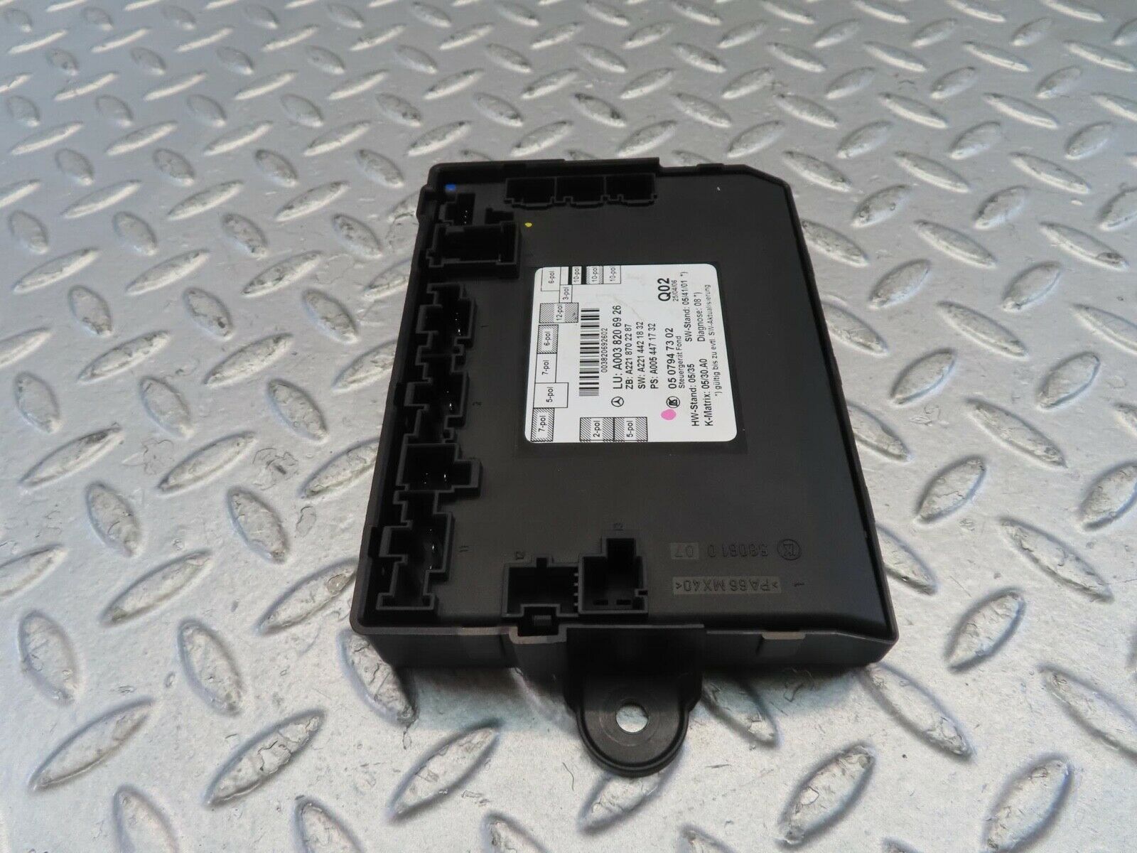 11083 Mercedes-Benz W221 S320 Rear Door Control Unit 2218702287