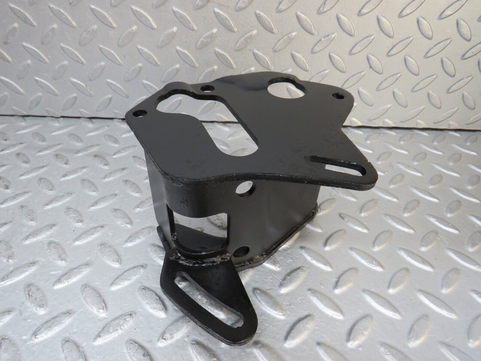 37657 Mercedes-Benz W109 300SEL Power Steering Pump Bracket