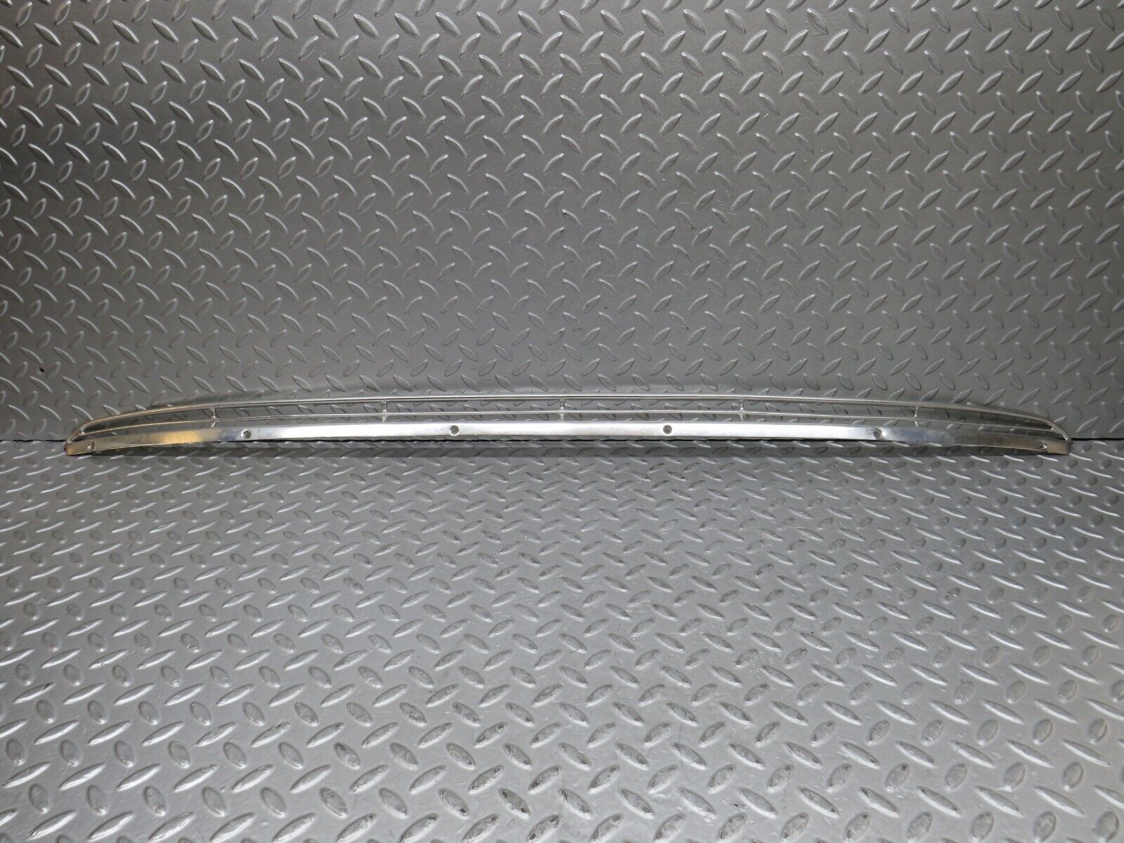 37373 Mercedes-Benz W109 300SEL Air Intake Chrome Grill