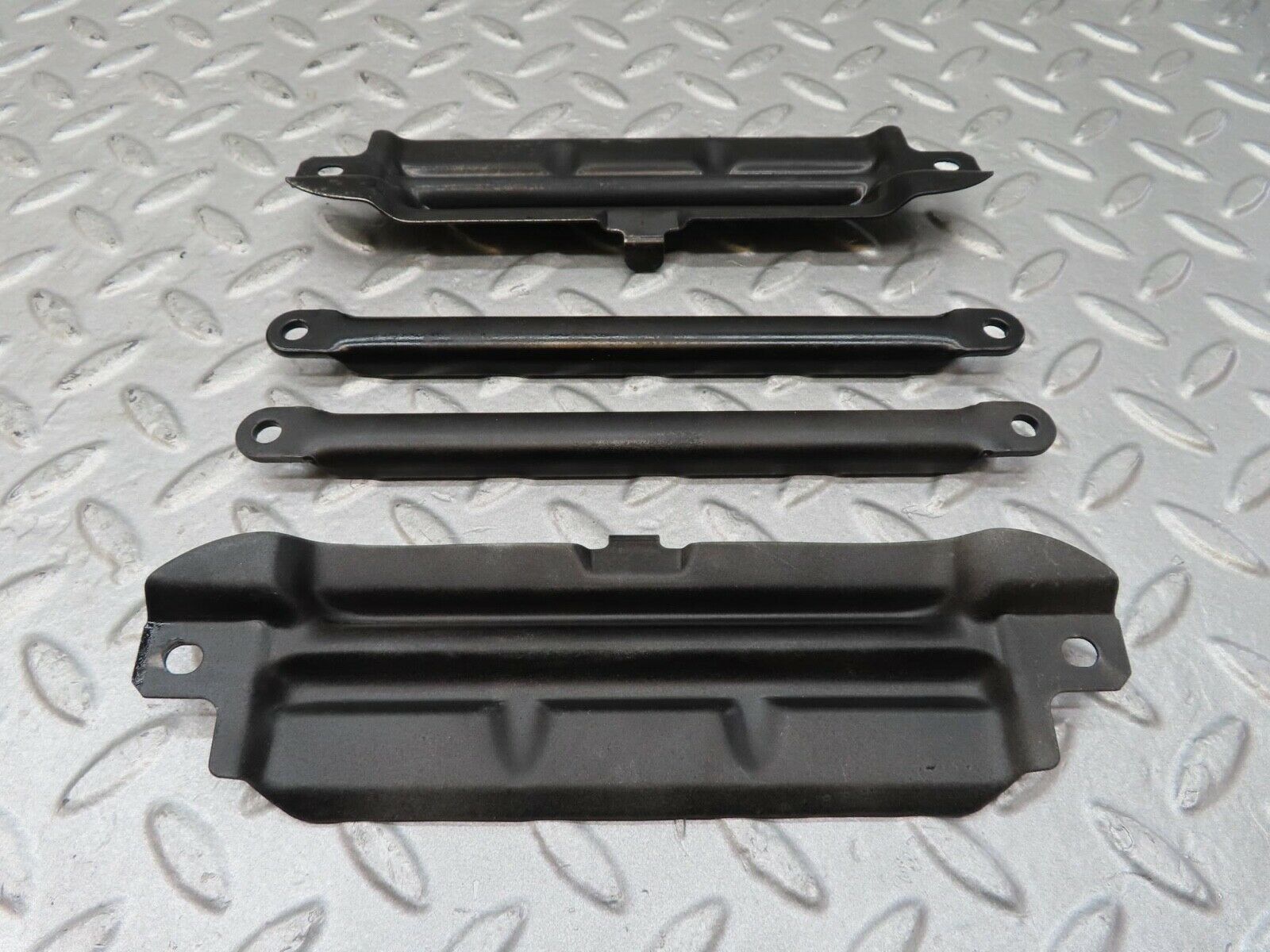 16478 Mercedes-Benz W124 260E Seat Belt Guide Bracket