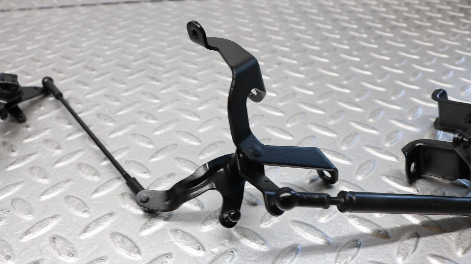 37217 Mercedes-Benz C126 420SEC Coupe Throttle Linkage