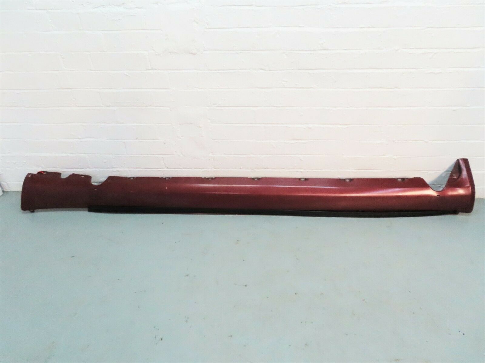 6702 Mercedes-Benz S124 E220 Wagon Side Skirt Right Side 1246902440